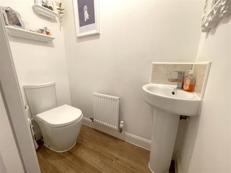 GROUND FLOOR CLOAK ROOM