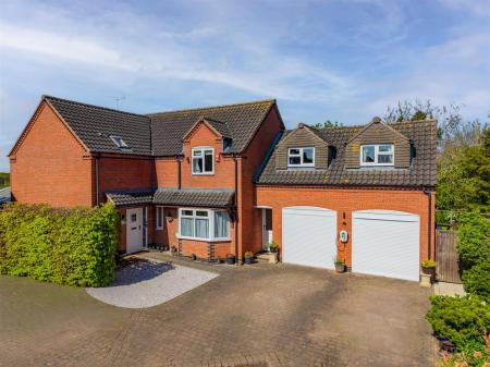 4 Orchard Close-6.jpg