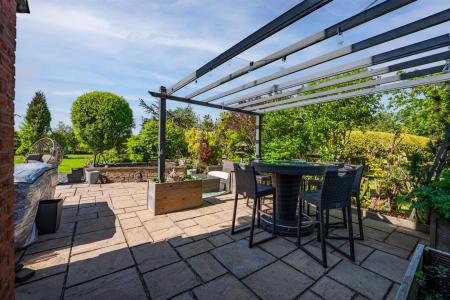 4 Orchard Close-9.jpg