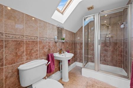 4 Orchard Close-20.jpg
