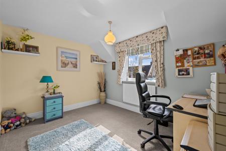 4 Orchard Close-28.jpg