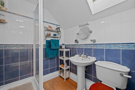 4 Orchard Close-29.jpg