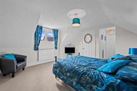 4 Orchard Close-33.jpg
