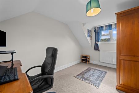 4 Orchard Close-34.jpg