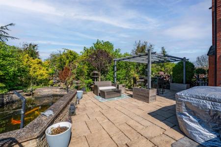 4 Orchard Close-10.jpg