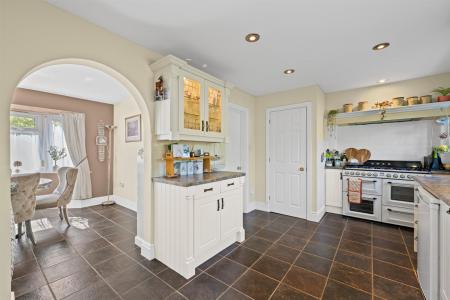 4 Orchard Close-6.jpg