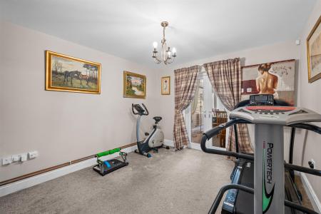 4 Orchard Close-17.jpg