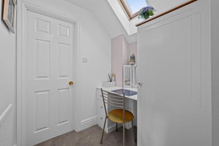 4 Orchard Close-30.jpg