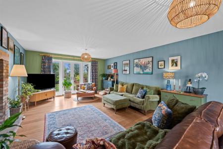 4 Normanton Court-21.jpg