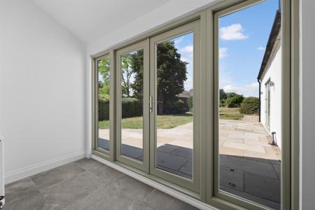 12 Castle View-02.jpg