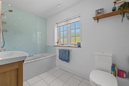 Riverside Cottage-20.jpg