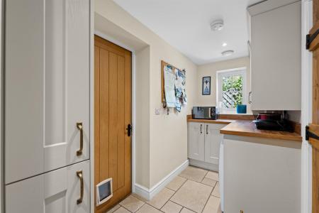 Riverside Cottage-04.jpg