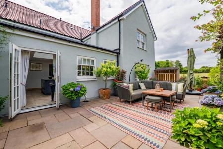 Meadows Farm House-19.jpg