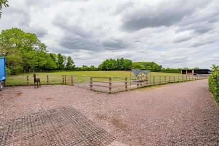 Meadows Farm House-5.jpg