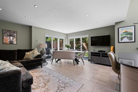 6 Old Greyhound Close-22.jpg