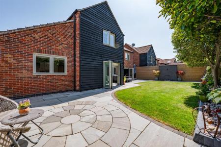 6 Old Greyhound Close-11.jpg