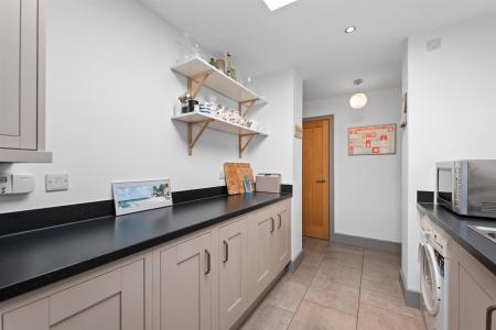 6 Old Greyhound Close-11.jpg