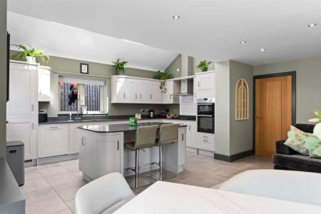 6 Old Greyhound Close-21.jpg