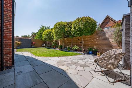 6 Old Greyhound Close-12.jpg