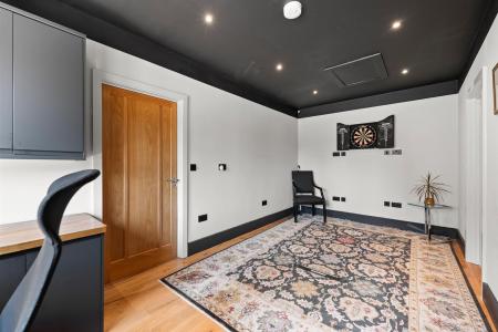 6 Old Greyhound Close-09.jpg
