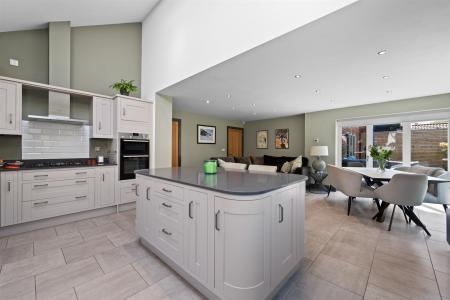 6 Old Greyhound Close-18.jpg