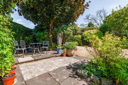 1 Browns Lane-13.jpg