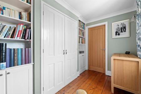 1 Browns Lane-16.jpg