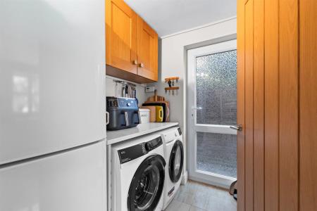 1 Browns Lane-11.jpg