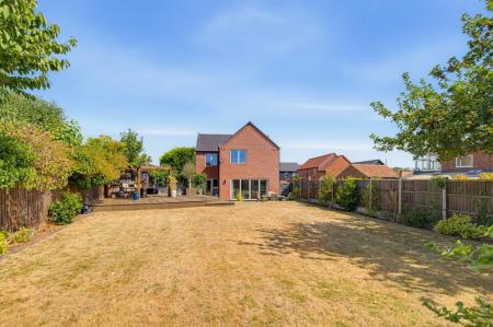 3 Stackyard Close WEB PH-19.jpg