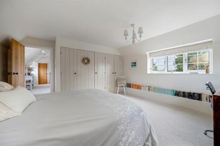 Watermill Cottage LR PH-104.jpg