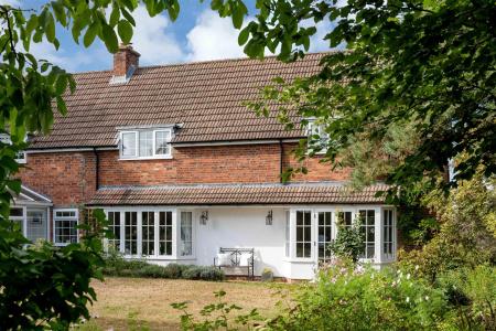 Watermill Cottage LR PH-37.jpg