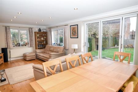 FAMILY AND DINING ROOM