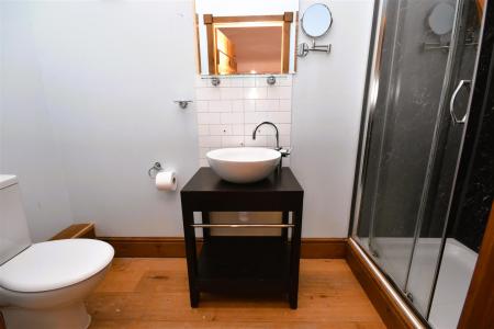 EN - SUITE SHOWER ROOM