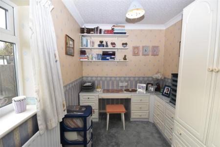 EN-SUITE DRESSING ROOM/STUDY