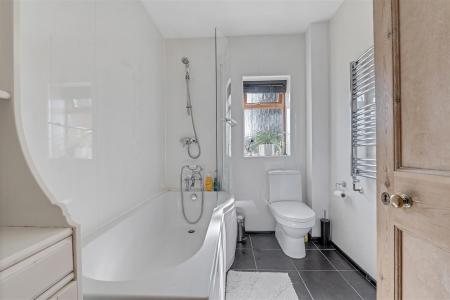 GROUND FLOOR BATHROOM