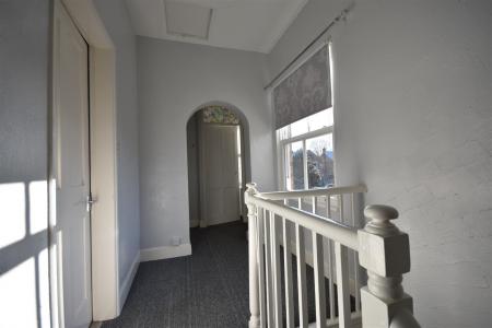 GALLERIED LANDING