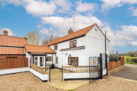 Oak Tree Cottage and Boundary Farm PH-30.jpg