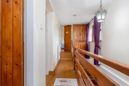 GALLERIED LANDING