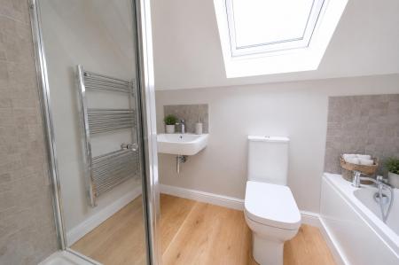 Plots 1,2,6, 9 & 10 - staged bathroom 3.png