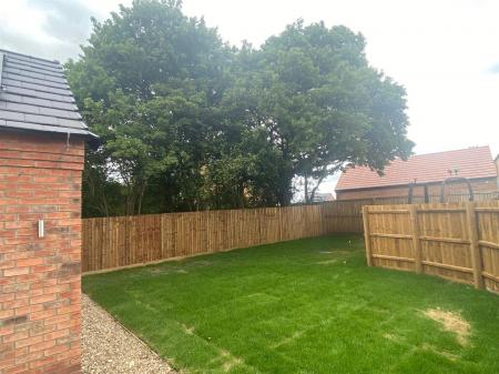 Plot 9 garden.jpg