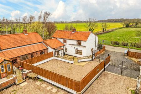 Oak Tree Cottage and Boundary Farm PH-13.jpg