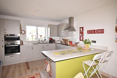 OPEN PLAN DINING KITCHEN