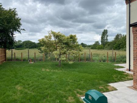 Plot 3 garden.jpg