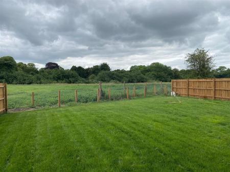 Plot 5 garden.jpg