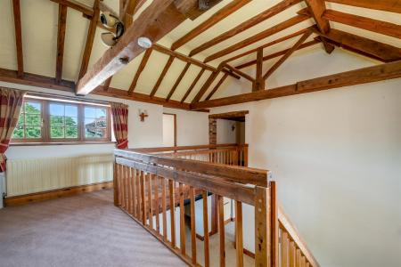GALLERIED LANDING