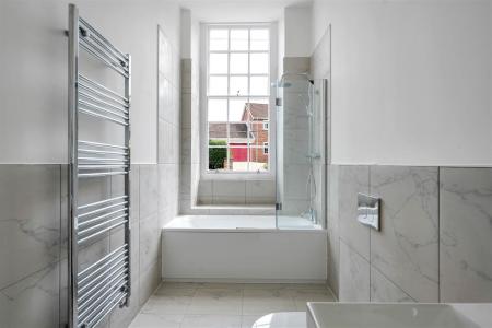 MAIN BATHROOM