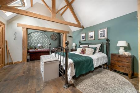 MASTER BEDROOM SUITE
