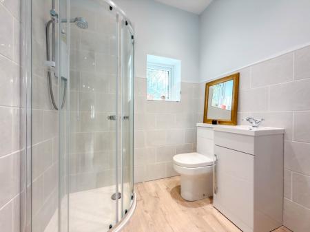 En-Suite 2