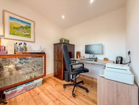 Summer House Room 2