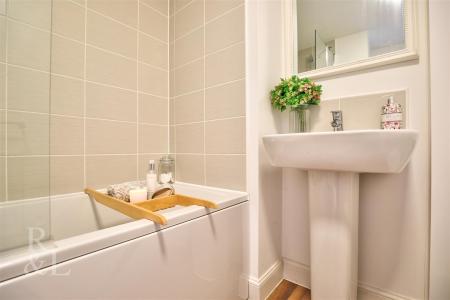 25 Maygreen Avenue (10).jpg